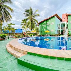 Condomínio Village Taperapuã a uma quadra do Axé Mói, com piscina, churrasqueira, portaria 24hrs, com supermercado e centro gastronômico ao lado