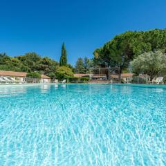 Stone mas in residence with pool