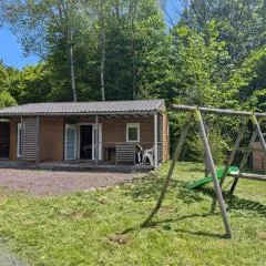 Mobil-home moderne dans la nature d'Auvergne - FR-1-814-134