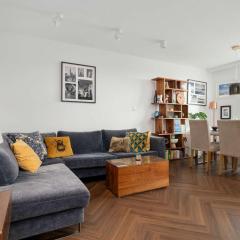 Stylish Apartment 400 m to the Beach, WiFi & Smart TV by Noclegi Renters