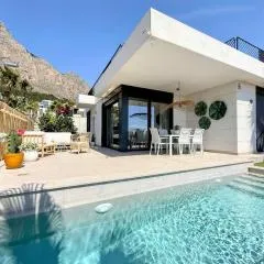Villa con Piscina climatizada y vistas al Mar