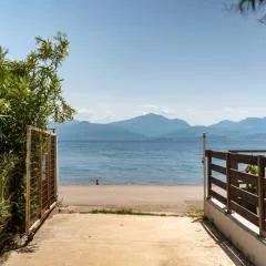 GnF Family Beach House - salty air & slow days