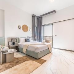 Studio with Glimpse of Burj Khalifa, Minutes from Downtown Dubai, MAG 930, Mohammad Bin Rashid City by Deluxe Holiday Homes