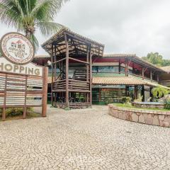 Apto a poucos passos da Praia do Forte e do Projeto Tamar - CVI