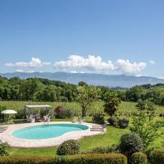 Villa Bella Lisa with Pool and Jacuzzi