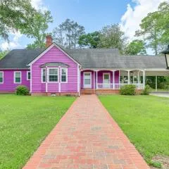 Home 1 Mi to Dtwn Conway Great for Beach Days!
