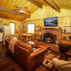 Big Wood Pines - Relaxing home with a large fenced yard for your furry friends to enjoy!