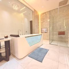 WATERFRONT 3BR APT W/FREE PARKIN WiFi NETFLIX POOL