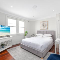 Light-Filled Studio near Rushcutters Bay Park