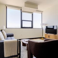 Blueground MacArthur Park pool nr Wilshire Blvd LAX-1352