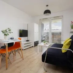 Modern Apartment in Warsaw with Underground Parking by Noclegi Renters