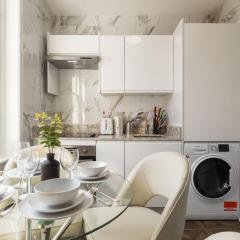 Studio in the Heart of Sohos Nightlife 3rd floor no lift GS3