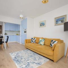Bright Apartment in Warsaw's Ochota District by Noclegi Renters