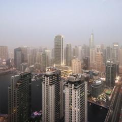 Livbnb - Scenic 2BHK with Amazing Marina Views