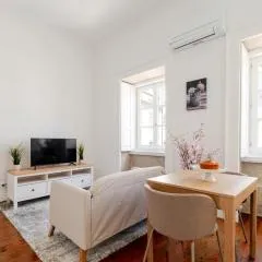 Bright Flat in Historic Foz House by HostWise