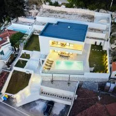 Familiy Villa Navis with heated pool