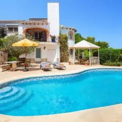 Villa Murales by Villa Plus