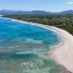 Santa Teresa Manzanillo Walk to Beach, New Home, Center of Tranquil Town