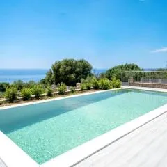 Villa Prasino by Villa Plus