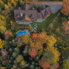 Serene Private Escape, Pool, Hot Tub, Sauna, Views
