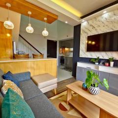 Stylish 1 Bedroom Loft with 2 Balconies