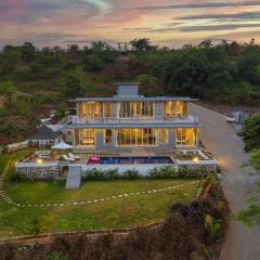 StayVista at Villa Eleve with Bonfire, Pool & Gazebo