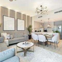 Luxury 4 Bedroom Apartment with Ferrari World and Sea Views, Yas Island Waterfront, Pool, Gym, Playground, Walk to Yas Mall