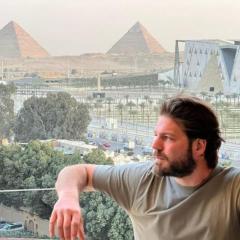 Le Royal Museum & Giza Pyramids view