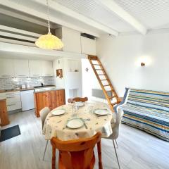 Maisonnette cosy avec piscine chauffée et tennis, à 800m de la plage, idéale pour 4 pers. - FR-1-231-310