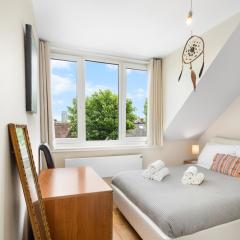 Amazing Top Floor Flat with Nice View