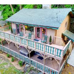 Mountain Chalet with hot tub !