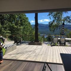 House 15 mins from Woodstock NY with stunning views