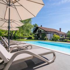 Villa Bella, villa with heated Pool