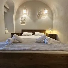 Arch Residence, studio 1, Apothika