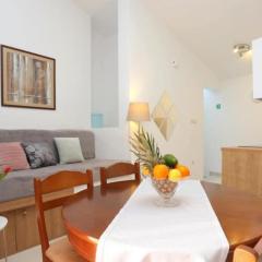 Apartments Ro i - Classic Two Bedroom Apartment with Balcony and Sea View