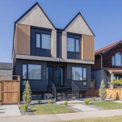 Fenced Yard, Free Parking, 2 King Beds with AC