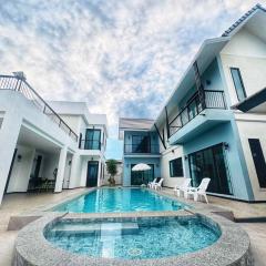 Level FIVE pool villa Pattaya