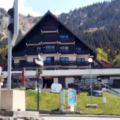 SUPERBE APPARTEMENT T2 3 ETOILES 40m2 PIED DES PISTES VUE SUR LE LAC