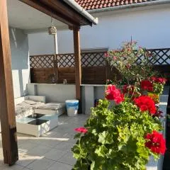 Idill Apartmanház B&B