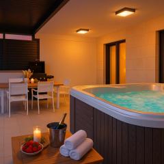 Luxury Apartment Mona with Garden & Jacuzzi in Zadar, Borik