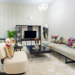 Walk to Metro, Tram & Beach, Stylish 1BR in Marina Pinnacle, Dubai Marina by Deluxe Holiday Homes