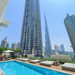 Vogue 41st Floor Skyline View with Balcony Near to Burj Khailfa and Dubai Mall, ACT One by Emaar, Downtown Dubai, Sheikh Mohammed bin Rashid Boulevard