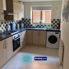 Modern 2-Bedroom Flat By Escape & Estates Short Lets & Serviced Accommodation Oldbury With Free Parking