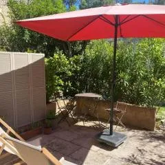 Séjour au pied du colorado provençal, avec piscine