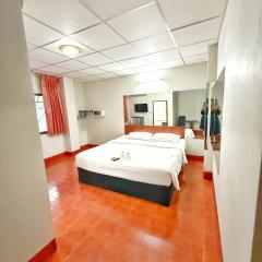 Malee Guesthouse & Restaurant