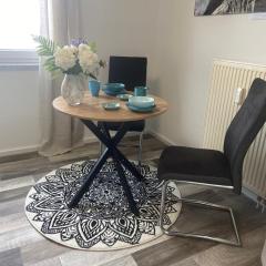 Moderne Wohnung umgeben von Weinbergen