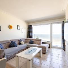 Apartment on Zeedijk with North Sea Views