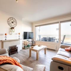 Apartment on Zeedijk with Stunning Sea Views