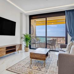 Sea-view apartment with balcony