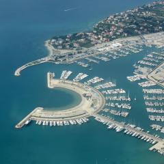 Apartments Kapetan - Two Bedroom Apartment with Terrace